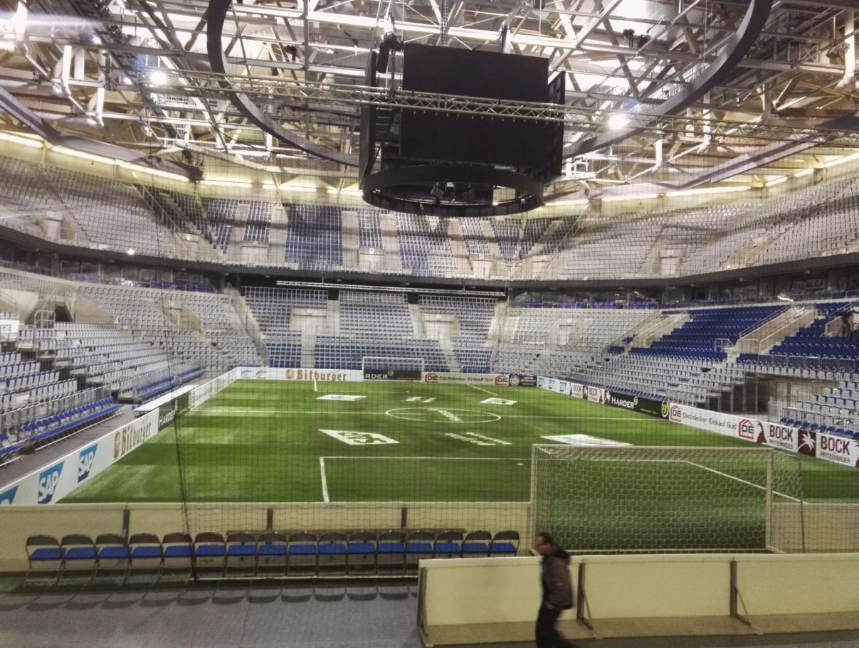 Umbau Harder13Cup SAP-Arena